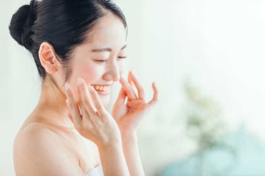 化粧水を使用してうるおいに満ちた素肌に