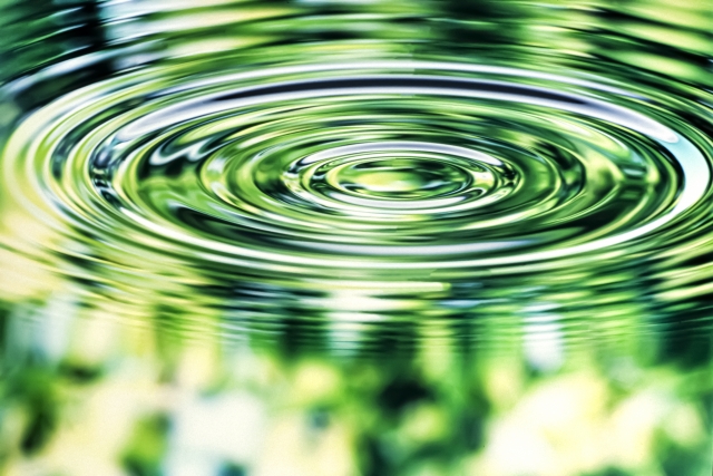 やりすぎない洗顔のお助けアイテム「顔を洗う水」