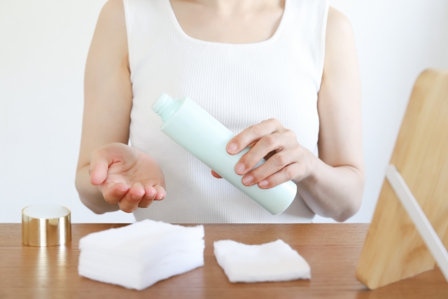化粧水を使用した正しいスキンケアの方法とは