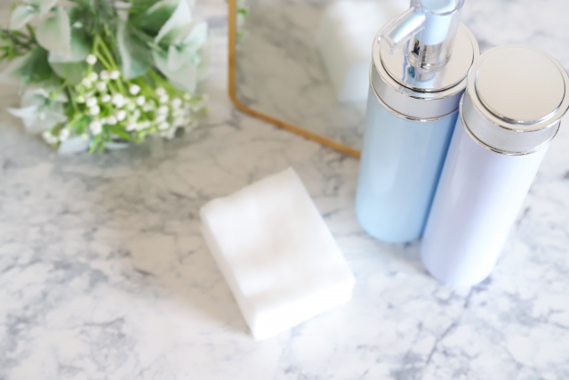 化粧水の正しい使い方を徹底解説！保湿効果を高める付け方でうるおい素肌に