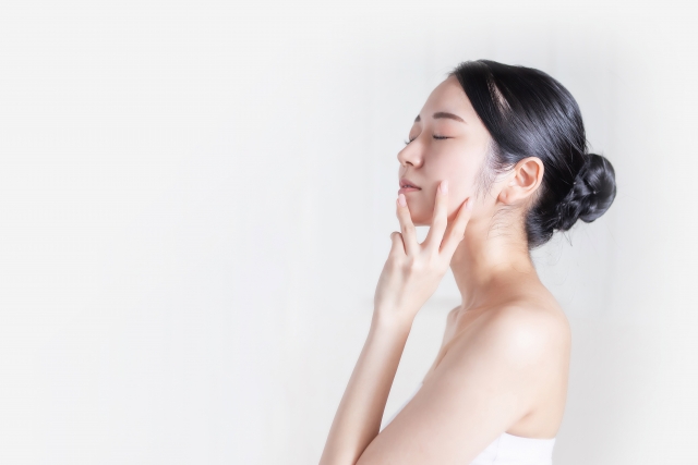 バリア機能を守りながら洗う「顔を洗う水」