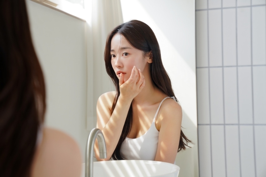 朝洗顔すると乾燥するのはなぜ？やさしい洗顔と保湿ケア